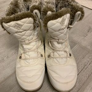Columbia Women’s Short Snow Boot